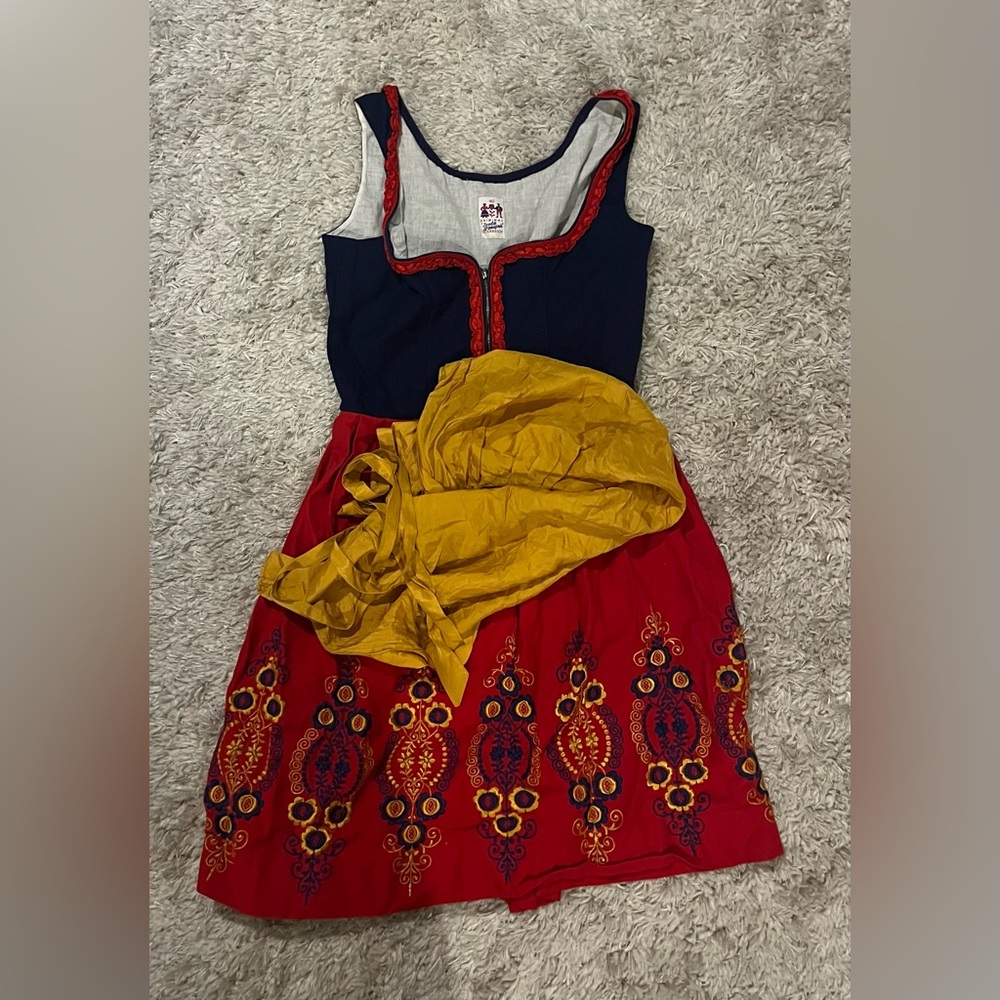Vintage dirndl/ Snow White Halloween costume OOAK - Picture 2 of 3